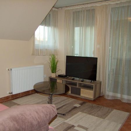 Greta Apartman Hajduszoboszlo Ngoại thất bức ảnh