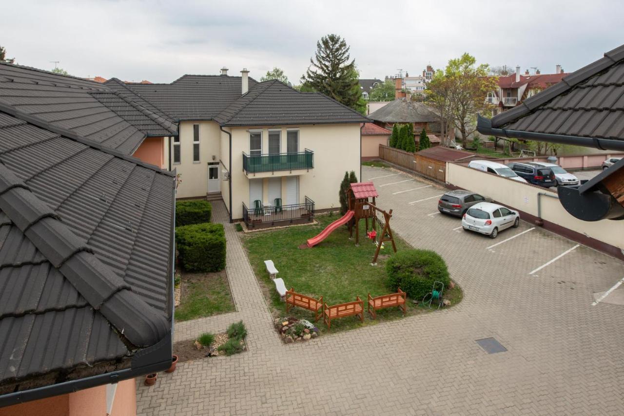 Greta Apartman Hajduszoboszlo Ngoại thất bức ảnh
